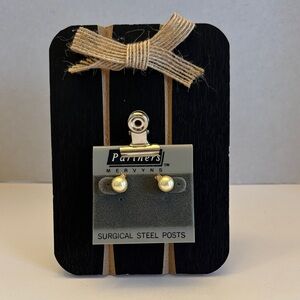 💕5/25💕Gold Stud Pearl and Stone Earrings